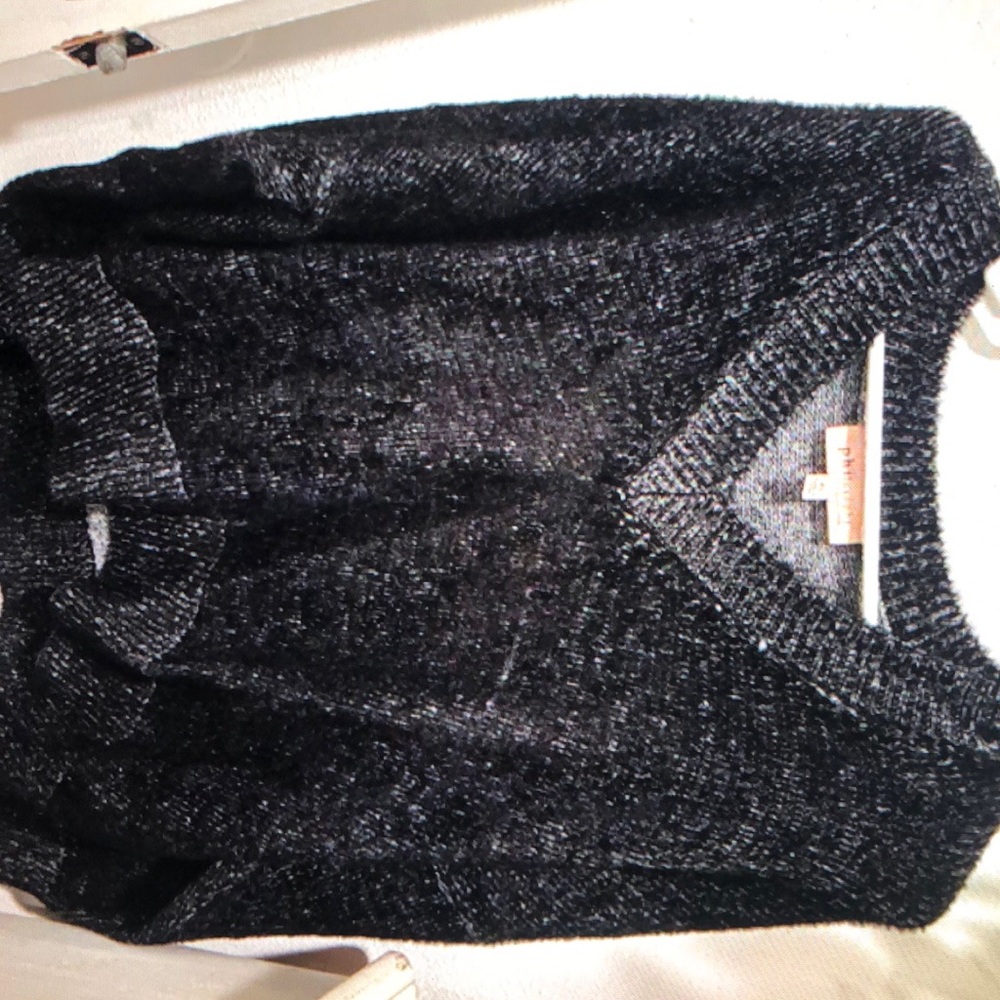 V-neck black leather sweater